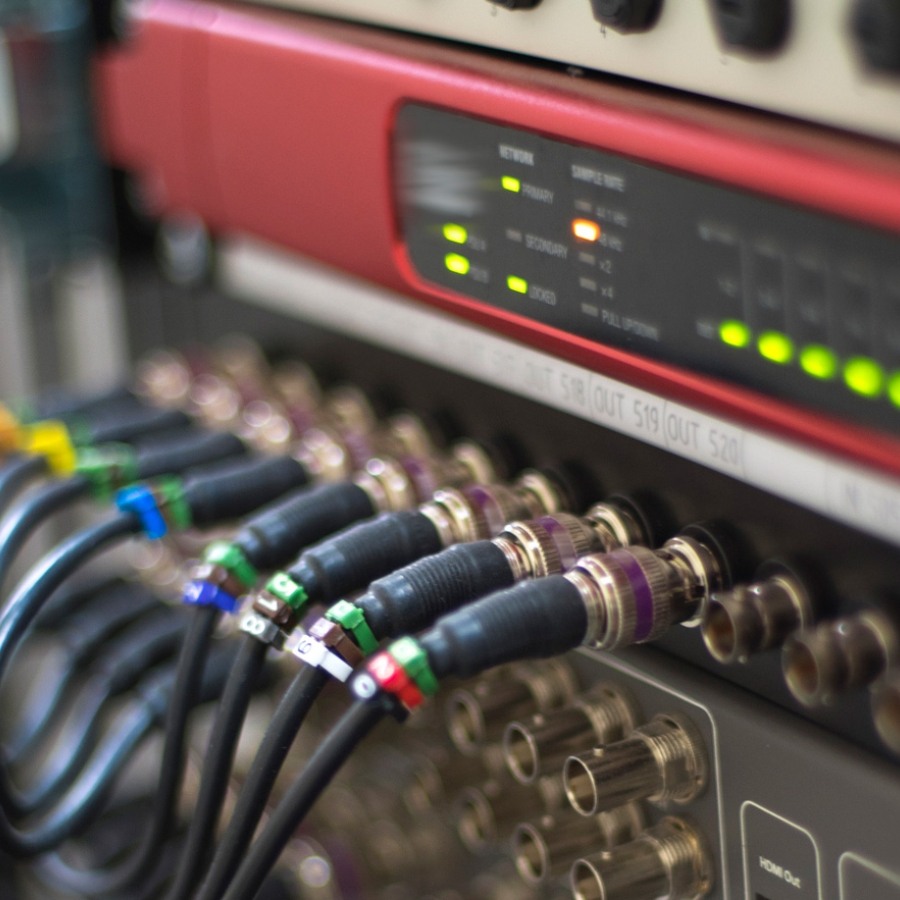 CABLES
