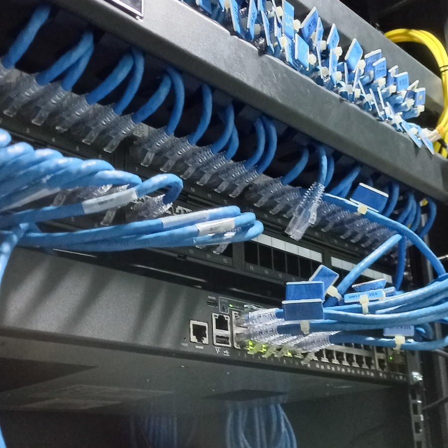 NETWORK SWITCHES