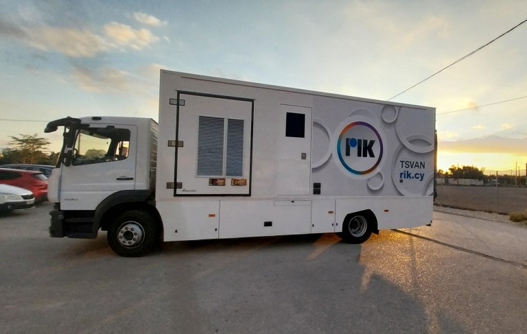 Expandable 8 Cam OB VAN with Support Truck 2